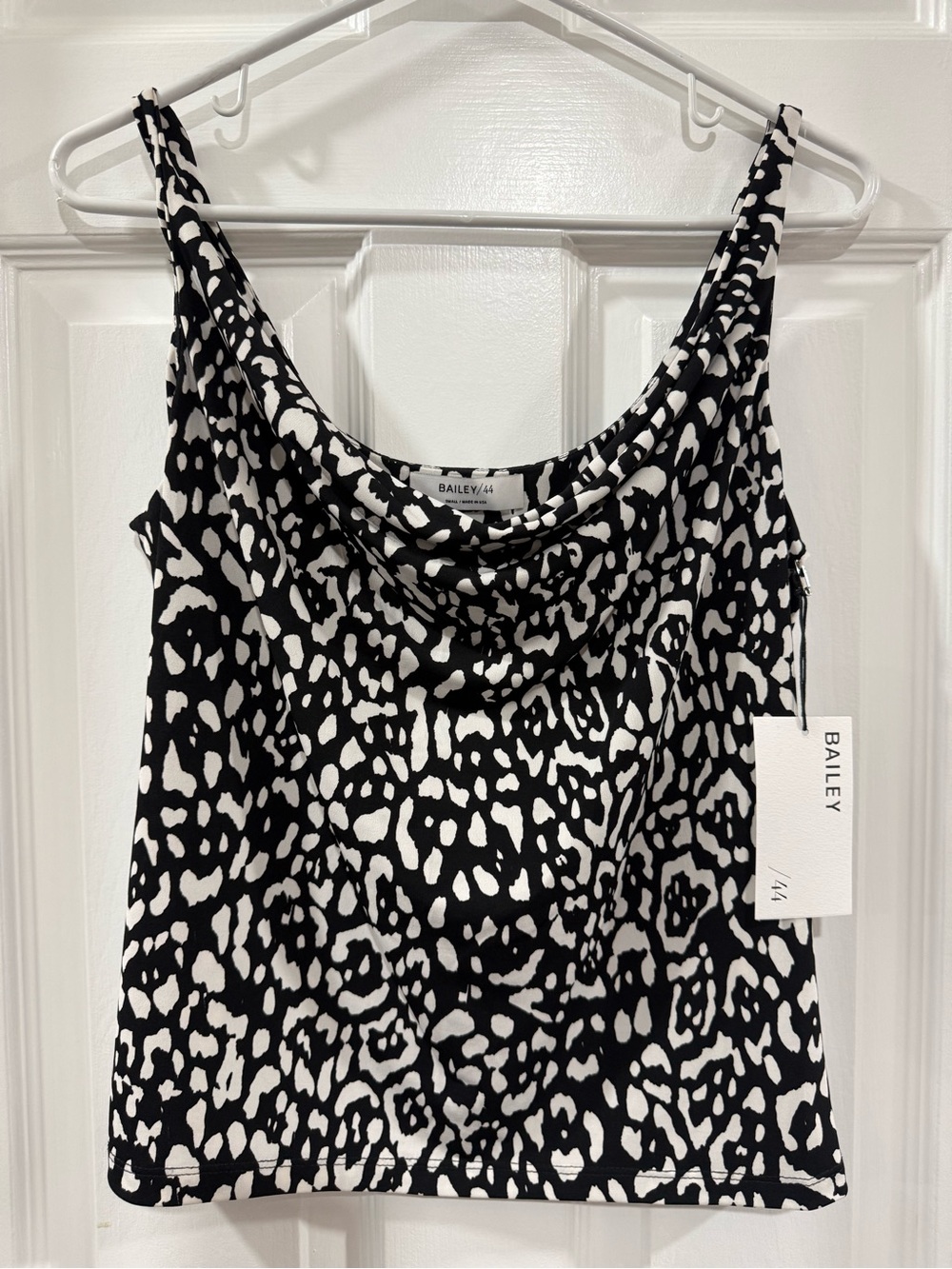 Bailey 44 Top